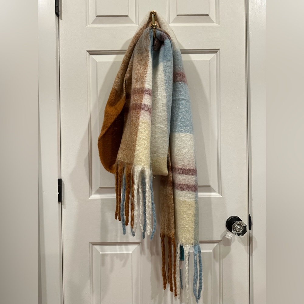 Anthropologie Soft Blue and Cream Scarf NWT